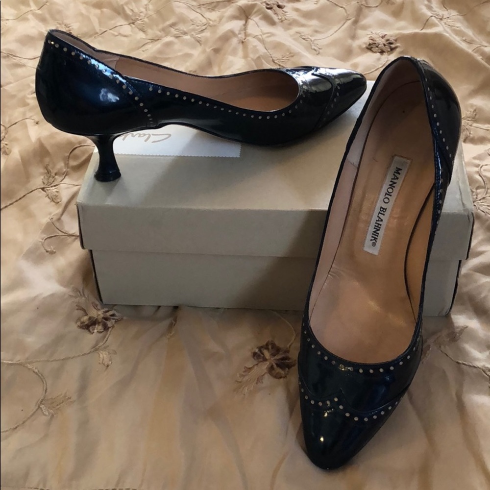 MANOLO BLAHNIK SIZE 37 SHOES